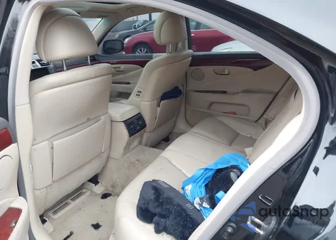 2011 Lexus Ls 460 z USA, uszkodzony, nr VIN JTHCL5EF0B5009445